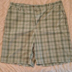 Men's Izod Plaid Golf Shorts